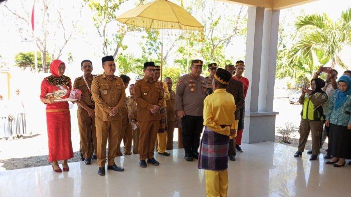 Laksanakan Kegiatan Government Care di Bitauna Bolmut Sulut, Sirajudin Lasena Disambut Secara Adat
