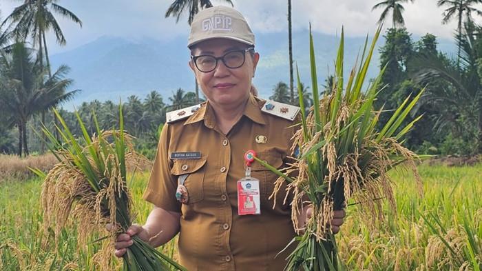 Kepala Dinas Pertanian Minut Bertha Katuuk - PEMKAB MINUT