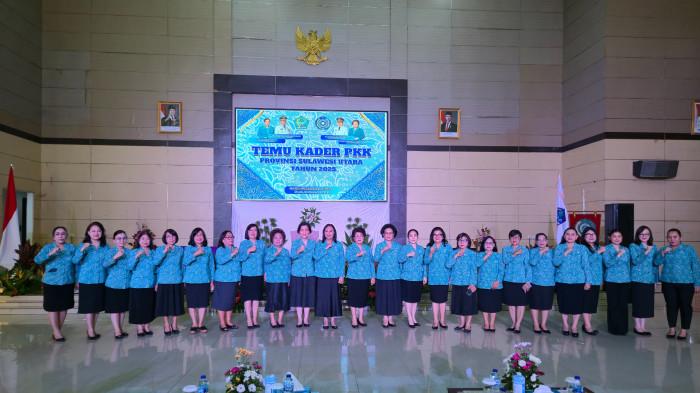 KINERJA: Ketua Tim Penggerak PKK Provinsi Sulawesi Utara, Ny. Anik Yulius Selvanus, resmi membuka Kegiatan Temu Kader TP PKK Kabupaten/Kota se-Sulawesi Utara.