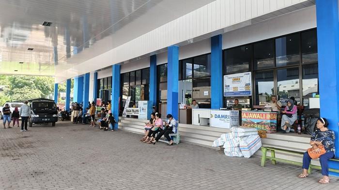 ARUS MUDIK 2025 - Koordinator Satuan Pelayanan Terminal Tipe A Malalayang Kota Manado, Bram Takumansang saat diwawancara Tribun Manado, Selasa (25/11/2025). Ia menjelaskan siap menyambut arus mudik Nataru pada bulan Desember mendatang.
