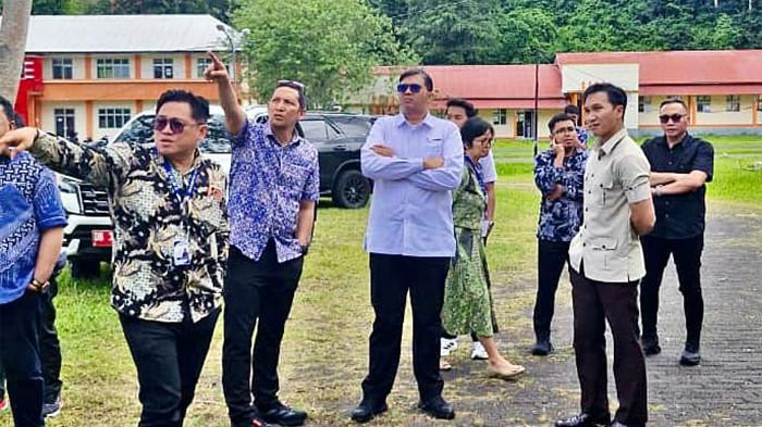Kunker 2 pejabat pemerintah pusat di Unima. Foto 2