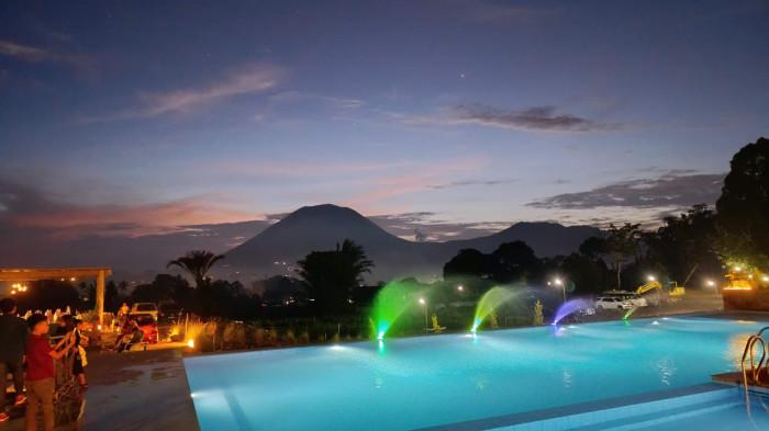 LOKON - Panorama Gunung Lokon yang indah dipandang dari Kakaskasen Dua.=-0POU