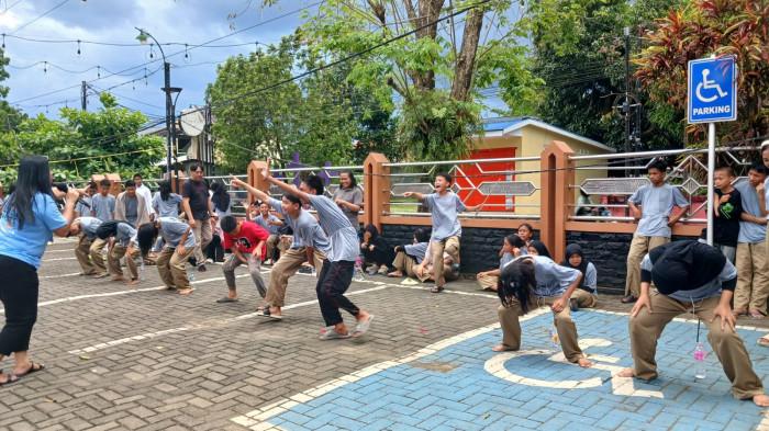 LOMBA - Lomba dalam rangka Kenaikan Yesus Kristus di SRMP