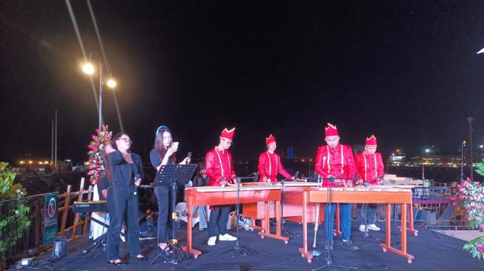 MANADO BAY - Alam, musik dan makanan. Tiga hal ini membuat para diplomat asing.-012