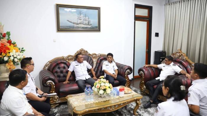 Makainas memimpin rapat koordinasi bersama jajaran Dinas Perhubungan Sitaro