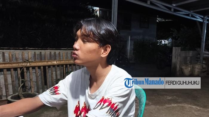 KELUARGA - Marco Makaminang, anggota keluarga dari adik Roy saat ditemui TribunManado.co.id di rumahnya, Senin 17 November 2025 malam, menuturkan, dirinya menduga sang adik hanya makan talas selama 9 hari di perekebunan Moraya selama dilaporkan menghilang. Diketahui, adik Roy Rasdy Rusli, bocah 6 tahun warga Desa Tombuluan, Kecamatan Tombulu, Kabupaten Minahasa, ditemukan di area Perkebunan Moraya Tombuluan pada hari ini, Senin (17/11/2025) sore.