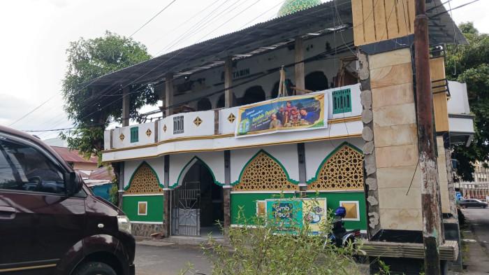 Masjid Al Muttaqin yang terletak di Kampung Pondol, Jalan Wiracakti, Wenang, kerap