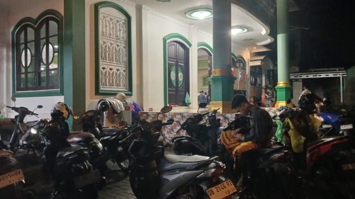 Masjid Darul Arqam di Kelurahan Ternate Tanjung, Kecamatan Singkil, Kota Manado