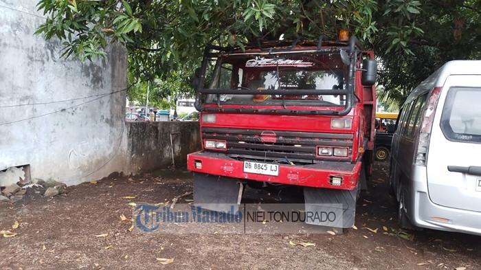 Mobil truk tronton yang diduga terlibat dalam jaringan mafia solar di Kota Bitung, Sulut disita