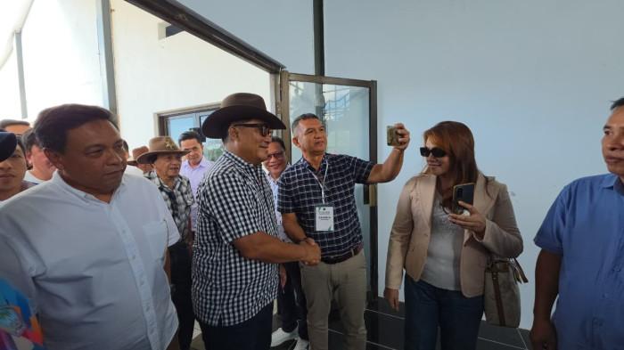 PACUAN KUDA - Gubernur Sulawesi Utara, Yulius Selvanus Komaling (YSK)..LOR1