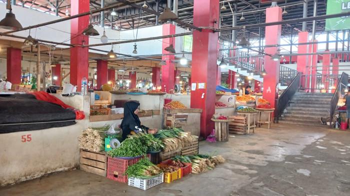 PASAR BERSEHATI - Lapak penjualan barito di Pasar Bersehati, Manado, Sulawesi Utara, Rabu (7/1/2026). Berikut daftar harga bahan pangan hari in.