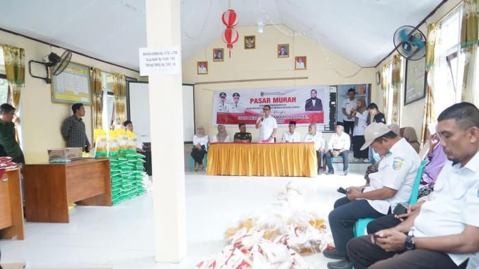 PASAR MURAH - Pemerintah Kabupaten Bolaang Mongondow Utara (Pemkab Boltara) melaksanakan kegiatan pasar murah di desa Inomunga Kecamatan Kaidipang, Rabu (11/03/2026).