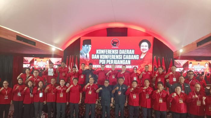 PDIP SULUT - Ketua DPD PDIP Sulut periode 2025 - 2030 Olly Dondokambey menyerukan kader PDIP Sulut untuk mendukung program pemerintah yang pro rakyat. Hal itu ia sampaikan dalam Konferda dan Konfercab PDIP Sulut di Hotel Yama, Tondano, Minahasa, Sulawesi Utara, Selasa (23/12/2025).
