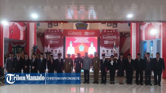 PELANTIKAN PEJABAT MINUT - Bupati Kabupaten Minahasa Utara Joune Ganda melakukan roling pejabat Eselon II sebanyak 15 orang. Sembilan di antaranya dilantik pada jabatan baru dan 6 tak berubah posisi. Pelantikan digelar di Atrium Kantor Bupati Minut, Kelurahan Airmadidi Atas, Kecamatan Airmadidi, Minut, Sulawesi Utara (Sulut), Selasa (7/10/2025). Foto Christian Wayongkere/TribunManado.co.id