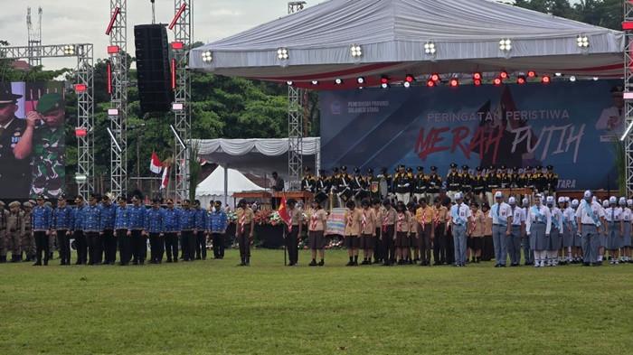 PIMPIN UPACARA - Gubernur Sulawesi Utara Yulius Selvanus Komaling (YSK) shl