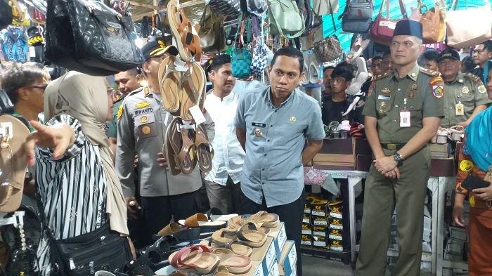 Wali Kota Kotamobagu Weny Gaib Kunjungi Pasar Senggol, Warga Antusias