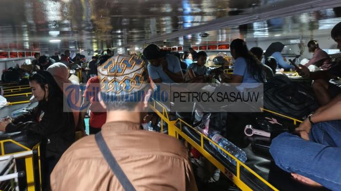 MUDIK - Potret KM Permata Obi di Pelabuhan Manado, Sulawesi Utara, Minggu (15/3/2026) sore. Kapal tersebut akan berlayar menuju Jailolo, Kabupaten Halmahera Barat, Maluku Utara.
