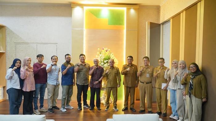 PERTEMUAN - Pemkab Bolaang Mongondow (Bolmong), Sulawesi Utara (Sulut) dipimpin Bupati Yusra Alhabsyi menerima audiensi dari PT Fasadetama Indonesia, Selasa (05/05/2026). Bahas tentang penerapan program penegasan batas desa terintegrasi.