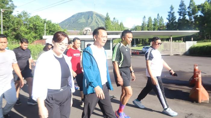 Pemkot Tomohon gelar giat jalan sehat pada Sabtu (23/5/2026).