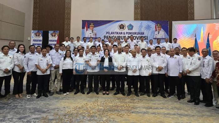 LANTIK: Pelantikan Pengurus Persatuan Wartawan Indonesia (PWI) Sulawesi Utara periode 2026-2031 berlangsung di Hotel Sintesa Peninsula, Rabu (13/5/2026). Gubernur YSK sempatkan diri hadir.