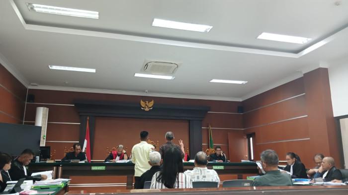 SIDANG KORUPSI - Pengadilan Negeri Manado menggelar sidang lanjutan kasus korupsi dana IsDB dan RMP di Universitas Sam Ratulangi (Unsrat), Rabu (25/2/2026). Sidang yang dipimpin oleh Ketua Majelis Hakim, Ronald Massang, ini digelar di Ruang Sidang Hatta Ali, Pengadilan Negeri Manado, Jalan Adipura Raya, Kima Atas, Mapanget, Manado, Sulawesi Utara.
