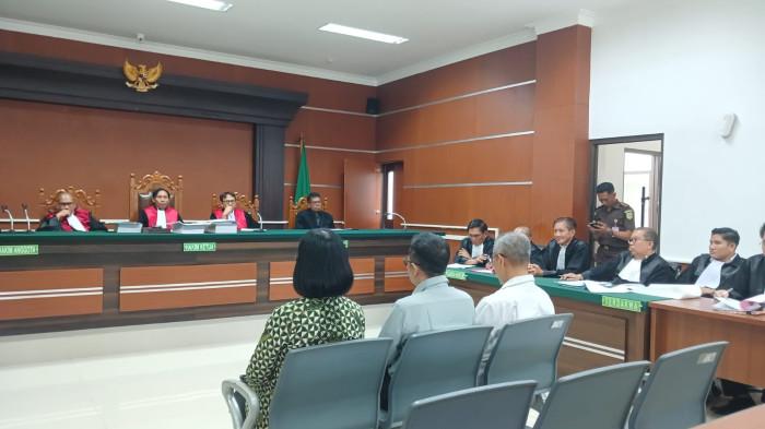 SIDANG KORUPSI - Pengadilan Negeri Manado menggelar sidang perdana kasus korupsi dana bantuan Islamic Development Bank (IsDB) dan Rupiah Murni Pendamping, Rabu (4/2/2026). Sidang pembacaan dakwaan ini berlangsung di Ruangan Prof.Dr.H. Muhammad Hatta Ali, SH, MH.