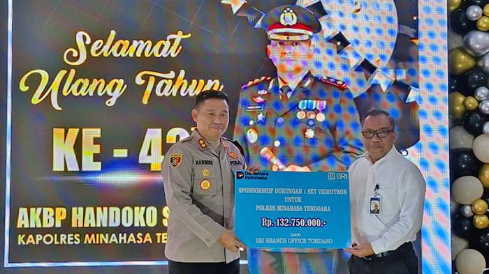 Penyerahan CSR dari BRI BO Tondano kepada Polres Minahasa Tenggara. Foto