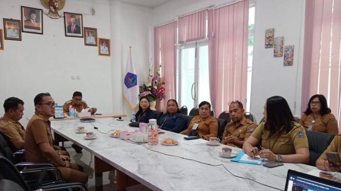 Plt Bupati Sitaro Heronimus Makainas mengikuti Rapat Koordinasi dan Evaluasi