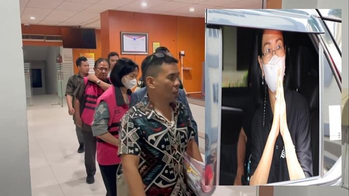 TERSANGKA - Momen para tersangka memakai rompi tahanan berwarna pink, yakni Ellen Joan Kumaat, Ir. S dan Jhon Tooy, saat digiring petugas dalam sebuah ruangan. Prof Ellen Kumaat jadi penguasa/kuasa pengguna anggaran dalam proyek pembangunan gedung Unsrat yang kini terindikasi adanya tindak korupsi.