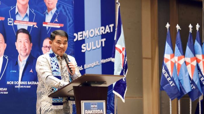 RAKERDA PARTAI DEMOKRAT - Gubernur Sulawesi Utara Mayjen TNI (Purn) Yulius Selvanus menghadiri Rapat Kerja Daerah (Rakerda) Partai Demokrat Sulawesi Utara yang berlangsung di Hotel Luwansa Manado, Jumat (14/11/2025). Kehadiran Gubernur merupakan bentuk penghormatan atas undangan resmi dari Partai Demokrat sekaligus dukungan terhadap aktivitas kelembagaan partai politik di daerah.