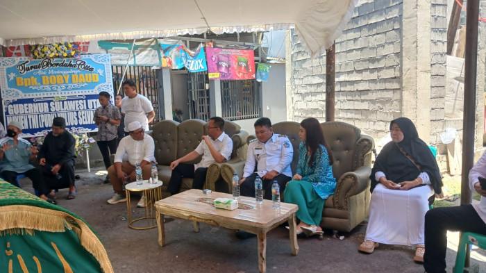 PEMAKAMAN - Wakil Wali Kota Manado, Richard Sualang, bersama Wakil Wali Kota Bitung, Randito Maringka, dan anggota DPRD Manado, Mona Kloer, menghadiri ibadah pemakaman poitisi senior Manado, Boby Daud, Rabu (8/4/2026). Ibadah pemakaman digelar di rumah duka di Lingkungan 3 Kelurahan Karame, Kecamatan Singkil, Kota Manado, Sulawesi Utara.