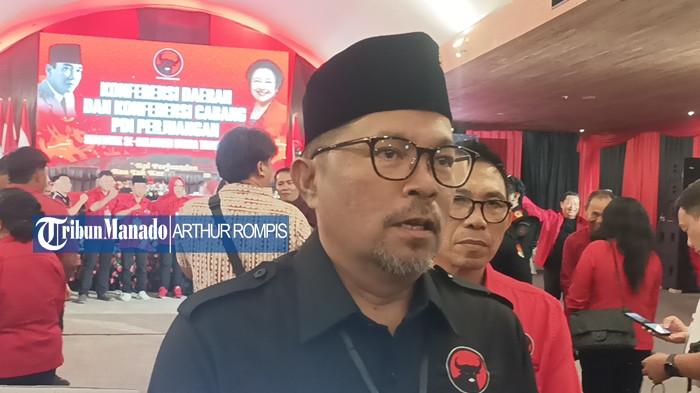 PDIP MANADO - Richard Sualang saat diwawancarai tim TribunManado.co.id dalam Konfercab di Hotel Yama Tondano, Kelurahan Koya Lingkungan VII, Kecamatan Tondano Selatan, Kabupaten Minahasa, Provinsi Sulut, Selasa (23/12/2025).