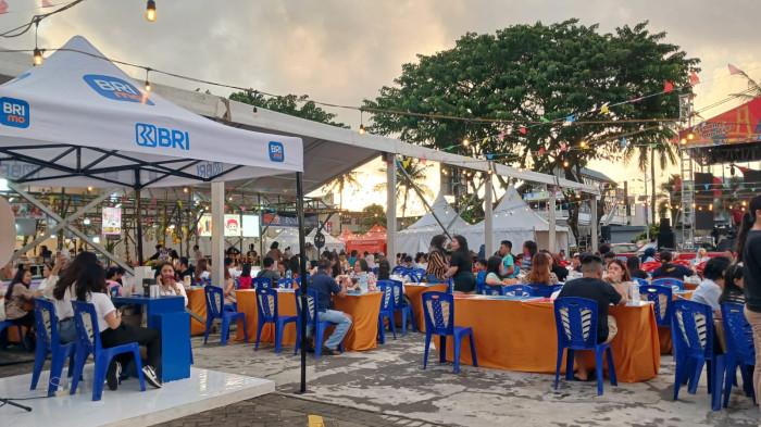 Road Show Kuliner Viral hadir di Lapangan Basket Kawasan Megamas