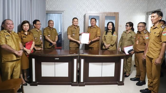 KONI Mitra Terima SK Dana Hibah, Bupati Ronald Kandoli Dukung Atlet Berprestasi di Tingkat Nasional