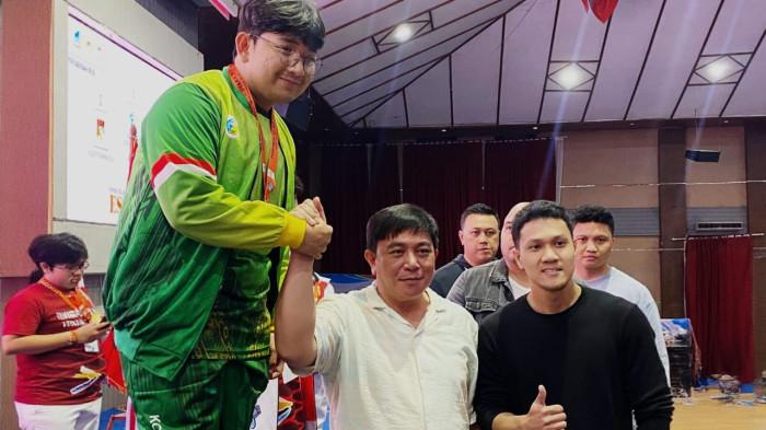 SABET EMAS - Tim Kota Kotamobagu berhasil meraih medali emas pada cabang olahraga esport Mobile Legend di ajang Porprov Sulut XII. ‎Pertandingan berlangsung di Aula Kantor Wali Kota Manado, Senin 24/11/2025.