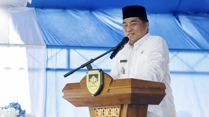 SAFARI RAMADHAN - Gubernur Sulawesi Utara Yulius Selvanus Komaling Boltim