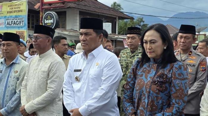 WISATAWAN - Di bawah kepemimpinan Gubernur Sulut, Yulius Selvanus Komaling (YSK), jumlah wisatawan mancanegara (wisman) yang berkunjung ke Bumi Nyiur Melambai mengalami lonjakan signifikan.