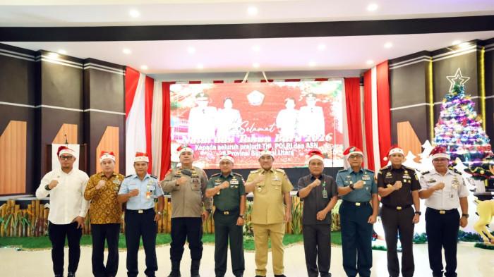 SEMANGAT: Gubernur Sulawesi Utara Yulius Selvanus Komaling (YSK) menghadiri Perayaan Natal Bersama Tahun 2025 Kodam XIII/Merdeka yang digelar di Grhadika Jaya Sakti Makodam XIII/Merdeka, Manado, Sulawesi Utara, Senin (12/1/2026)