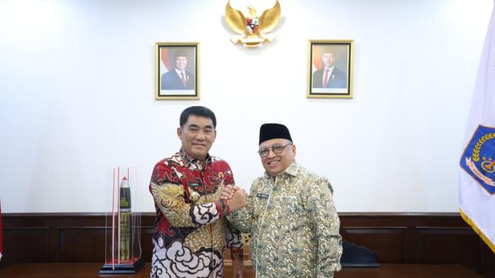 PASTIKAN - Kepala Kantor Wilayah Kementerian Haji dan Umrah Sulawesi Utara, Wahyudin Ukoli, memastikan pelayanan bagi jemaah haji asal Sulut tetap berjalan optimal pada tahun 2026.