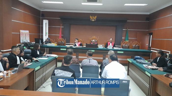 SIDANG LANJUTAN - Suasana sidang lanjutan kasus dugaan korupsi dana hibah GMIM di Pengadilan Negeri Manado di Kelurahan Kima Atas, Kecamatan Mapanget, Manado, Sulut, Rabu (8/10/2025).