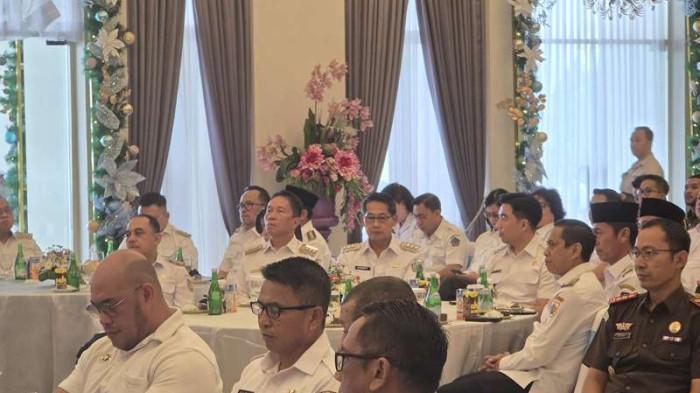 KERJA SAMA - Pemerintah Provinsi Sulut bersama Kejaksaan Tinggi Sulut menandatangani Memorandum of Understanding (MoU) serta Perjanjian Kerja Sama mengenai penerapan pidana kerja sosial bagi pelaku tindak pidana ringan