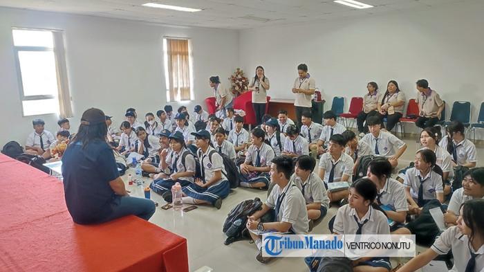 Fieldtrip SMP Kristen John Lim Bitung di Kantor Tribun Manado, Kenalkan Dunia Jurnalistik ke Siswa