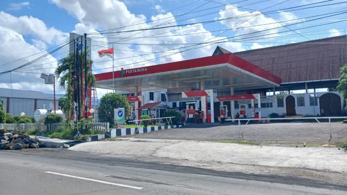 SPBU - Suasana SPBU di Jalan Tololiu Supit, Teling Atas, Wanea, Manado,