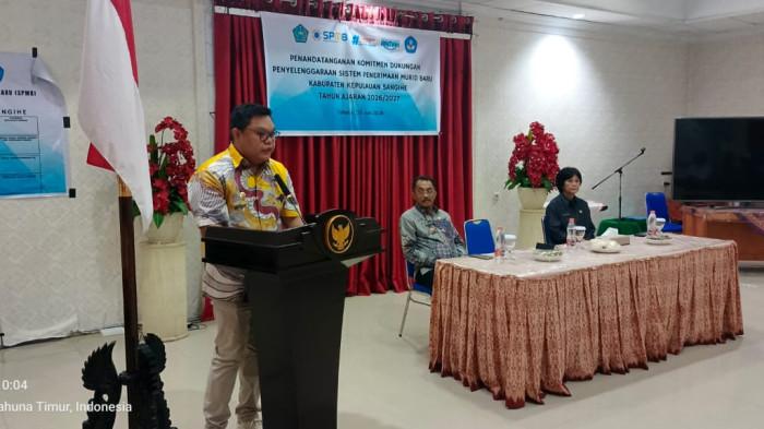 SPMB - Wakil Bupati Kabupaten Kepulauan Sangihe, Tendris Bulahari,menghadiri kegiatan penandatanganan komitmen bersama pelaksanaan SPMB Tahun Ajaran 2026, Jumat (05/6/2026).
