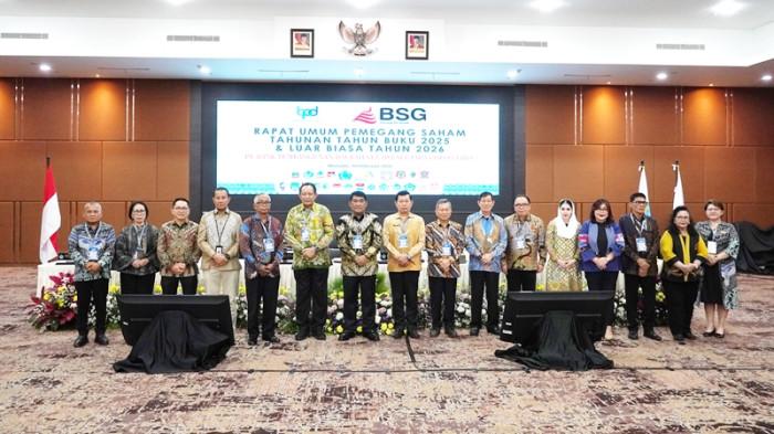 BSG - Jajaran Komisaris dan Direksi BSG bersama para pemegang saham di sela RUPS Luar Biasa Tahun 2026 di Kantor Pusat BSG, lantai sembilan, Manado, Sulawesi Utara, Selasa 10 Februari 2026. Sebanyak 6 wajah baru mengisi jajaran Komisaris dan Direksi Bank SulutGo.
