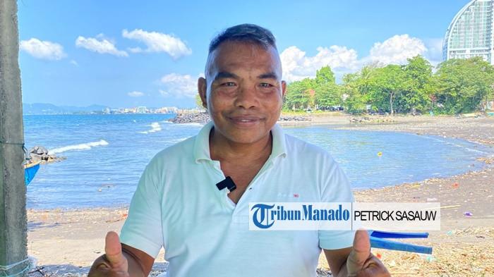 MENEGANGKAN - Seberius Bukanaung (60) saat dijumpai Tribun Manado di Kampung Los, Kecamatan Malalayang, Kota Manado, Sulawesi Utara, Rabu (5/11/2025). Seberius menceritakan detik-detik menegangkan saat menolong korban.