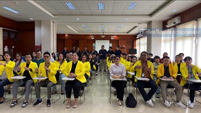 Simulasi pengenalan aplikasi mobile bernama Sistem Ujian Online