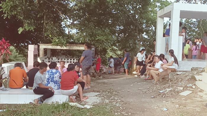 BOCAH HILANG: Suasana di rumah Roy bocah yang hilang misterius di Tombuluan, Minahasa, Sulut. Camat Tombuluan Dedit Telaumbanua menuturkan, pencarian kembali berlanjut pada Rabu (12/11/2025) setelah pencarian pada hari sebelumnya nihil.