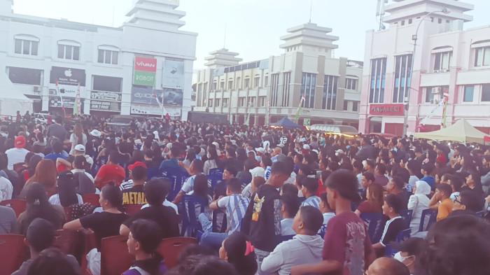 Piala Dunia di Bawah Telapak Kaki Ibu