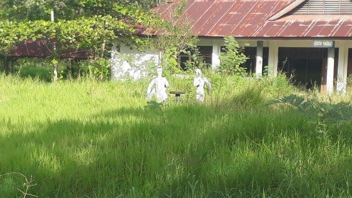 TAMAN BUDAYA - Potret kondisi Taman Budaya Sulawesi Utara (Sulut) yang terbengkalai sejak 2017. Seniman lokal desak Pemprov selamatkan 